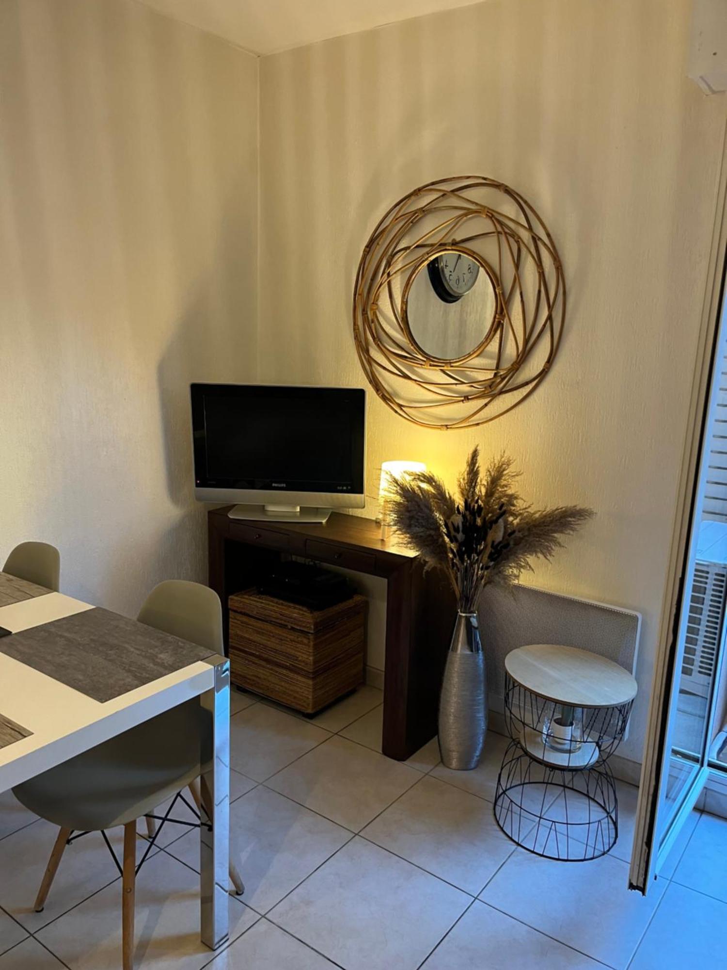 Appartement T2 Avec Terrasse Centre Ville D'Aix En Provence Aix-en-Provence Zewnętrze zdjęcie